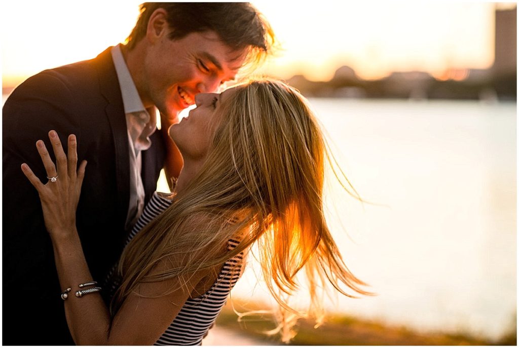 Sunset kiss phoot engagement session